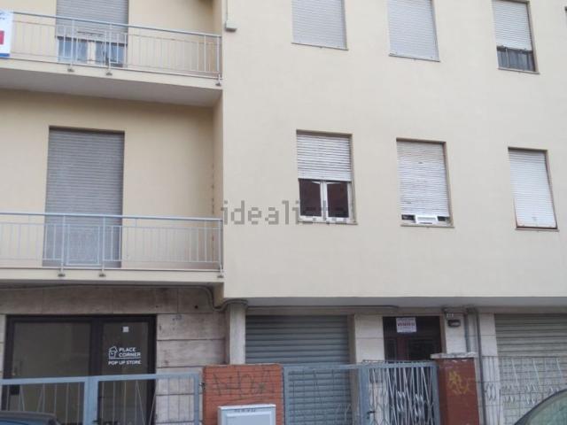 Locale in affitto di 35 m² in Via Pasquale Tola
