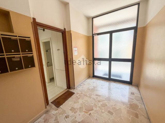 Locale in affitto di 35 m² in Via Santi Simone e Giuda, 3