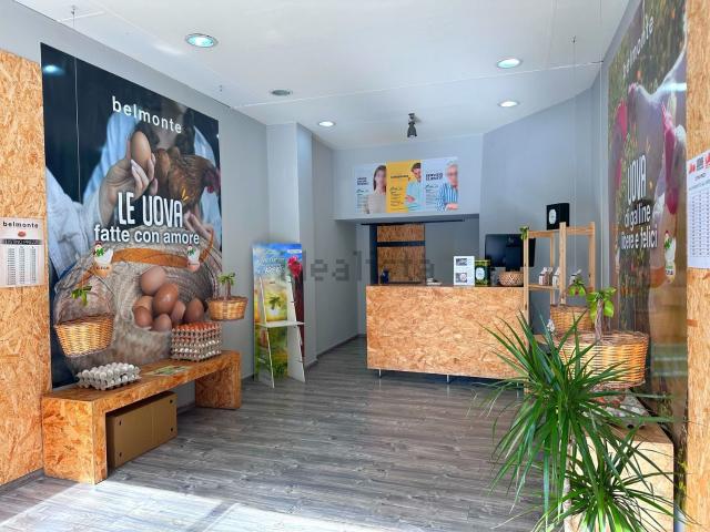Locale in affitto di 35 m² in Viale Orazio Flacco, 13