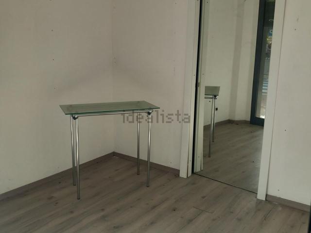 Locale in affitto di 35 m² in Viale Alessandro Bicchierai