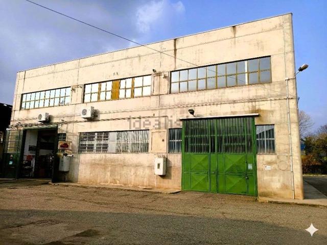 Locale in affitto di 360 m² in Via Collegno, 45