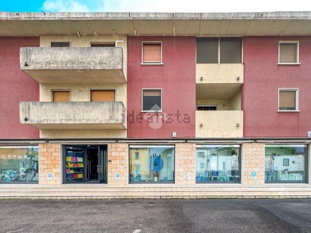 Locale in affitto di 360 m² in Via della Repubblica, 31