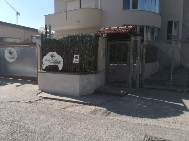 Locale in affitto di 360 m² in Via San Leonardo