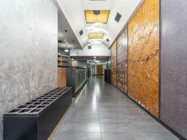 Locale in affitto di 361 m² in Via Nicola Antonio Porpora, 161