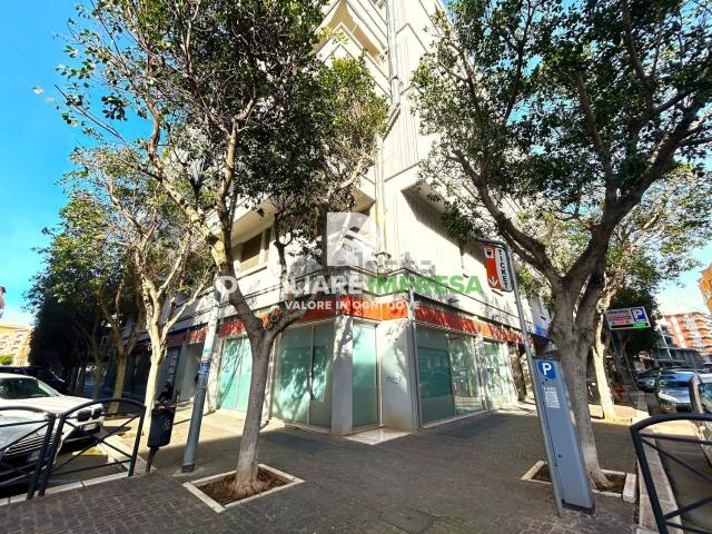 Locale in affitto di 369 m² in Via Giuseppe Zanardelli, 25