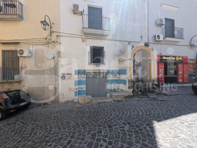 Locale in affitto di 36 m² in Via Agrippina