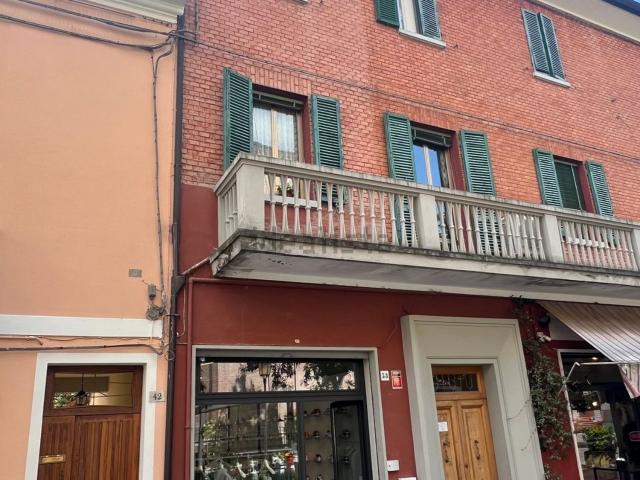 Locale in affitto di 36 m² in Via C. B. Cavour, 38
