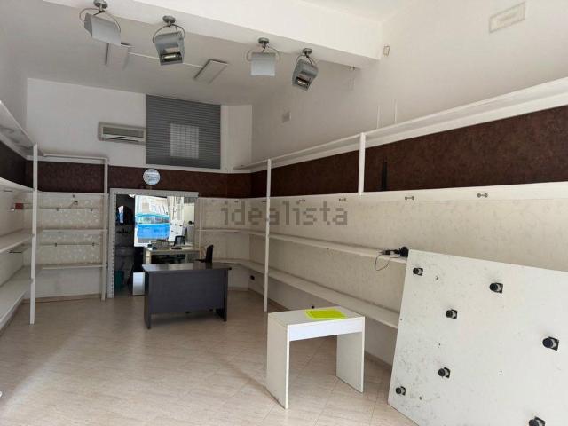Locale in affitto di 36 m² in Via Domodossola