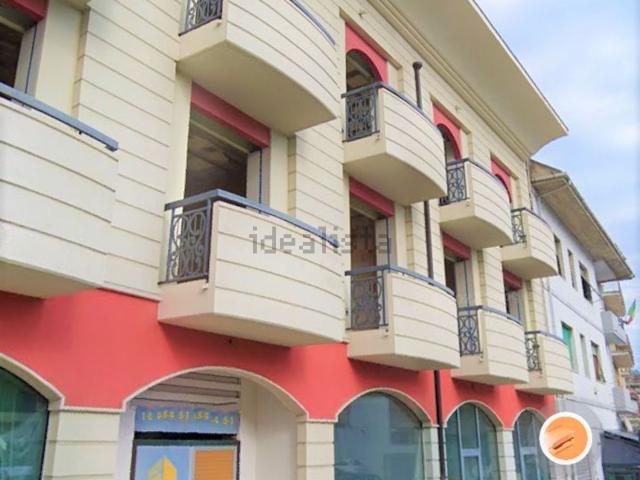 Locale in affitto di 377 m²