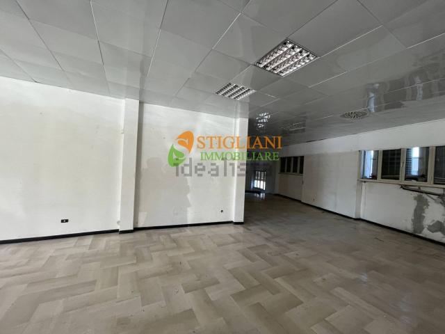 Locale in affitto di 380 m²