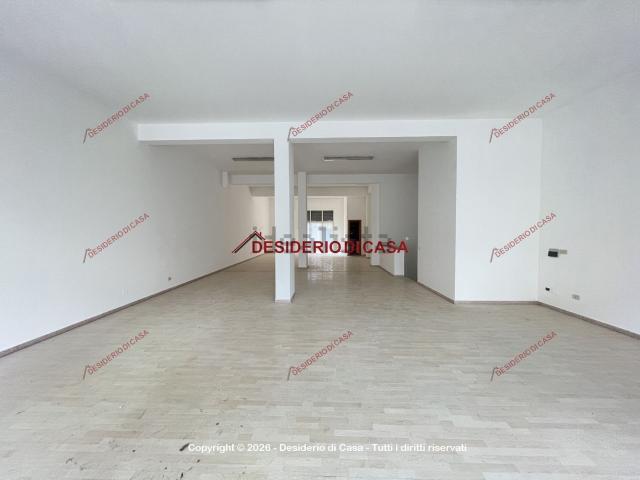 Locale in affitto di 384 m² in Via Nazionale, 300