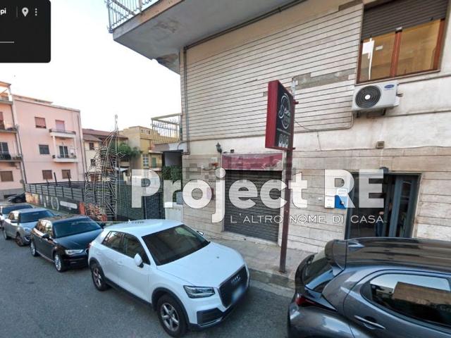 Locale in affitto di 38 m² in Via Cardinale Luigi Tripepi
