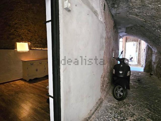 Locale in affitto di 38 m² in Via Dogana Vecchia, 40