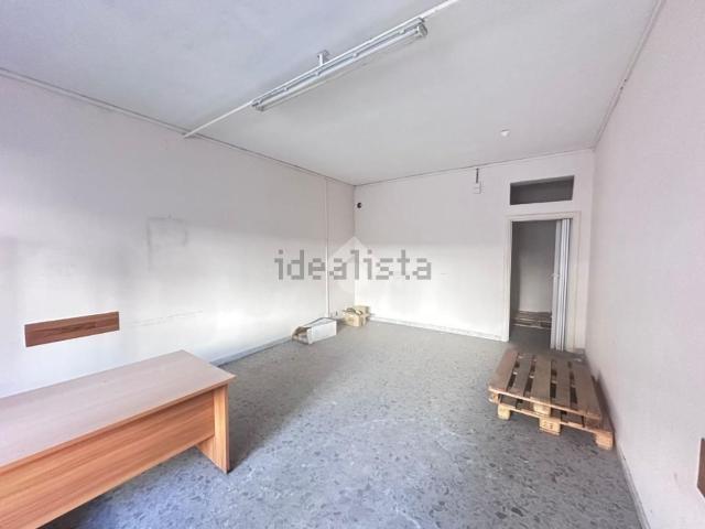 Locale in affitto di 38 m² in Via Fratelli Rosselli, 48