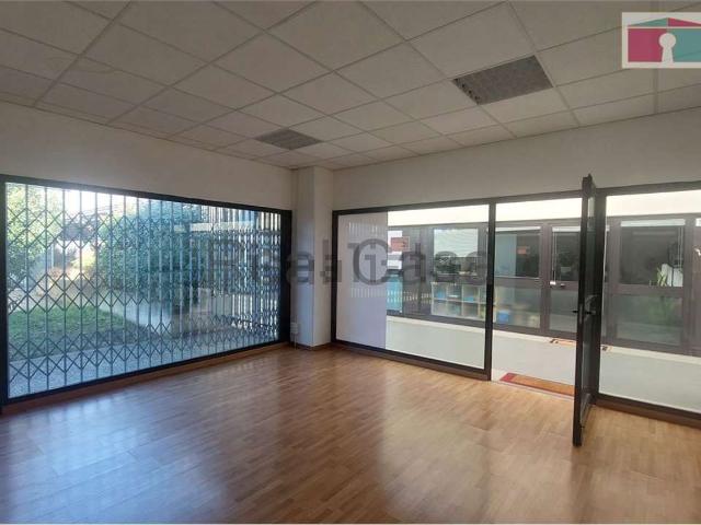 Locale in affitto di 38 m² in Via Fratelli Rosselli, 140
