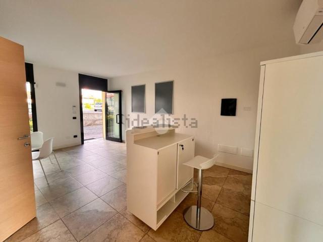 Locale in affitto di 38 m² in Via Giacinto Gambirasio