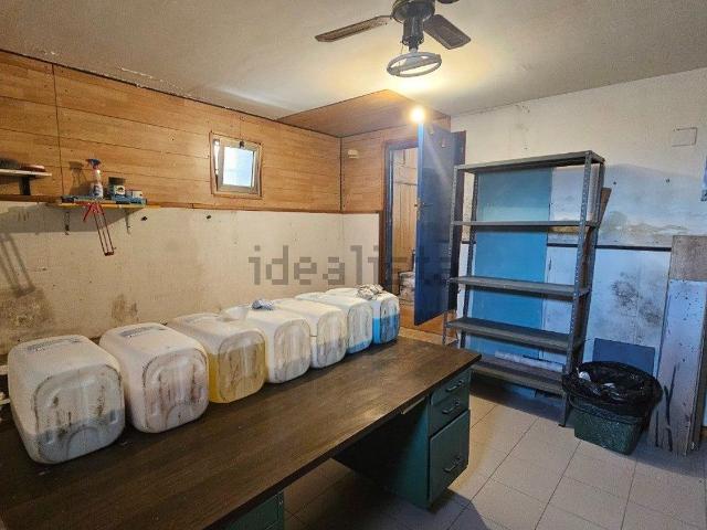 Locale in affitto di 38 m² in Via Massa di San Giuliano