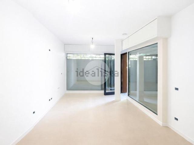 Locale in affitto di 38 m² in Via Monte Misma