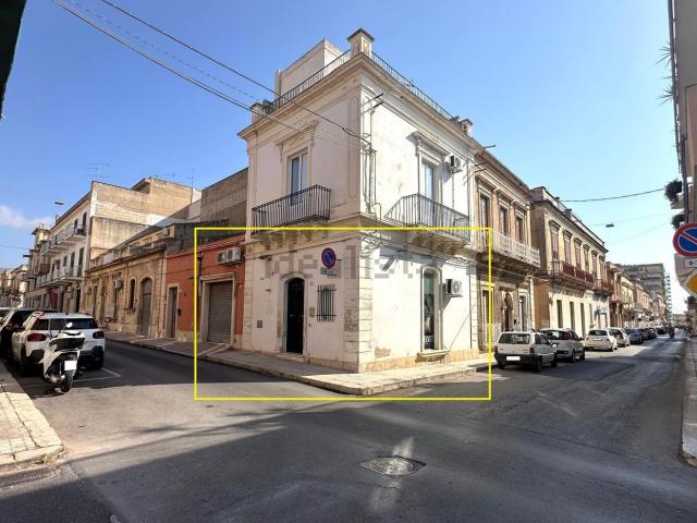 Locale in affitto di 38 m² in Via Napoli, 27