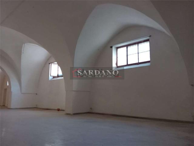Locale in affitto di 396 m² in Via Alcide Prete