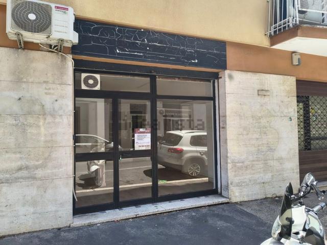Locale in affitto di 39 m² in Via Basilio Bricci, 15