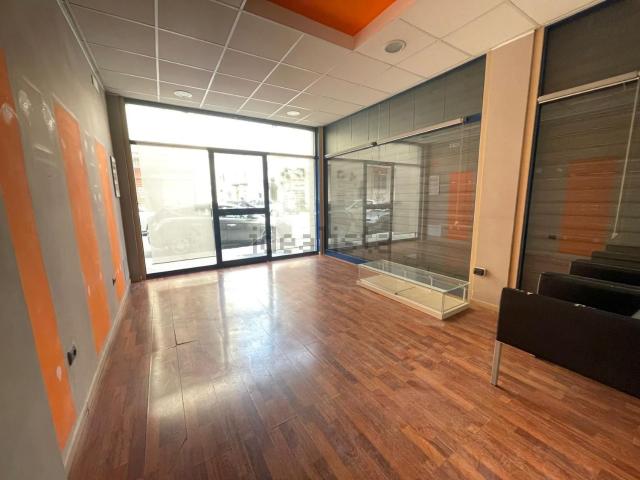 Locale in affitto di 39 m² in Via Brennero