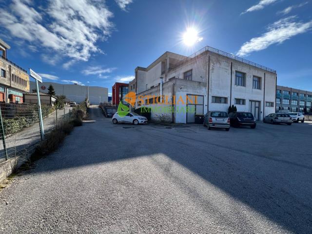 Locale in vendita a Campobasso, Periferia