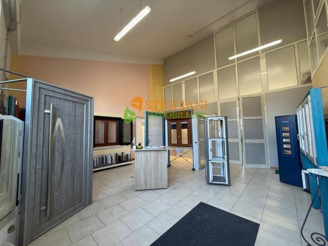 Locale in vendita a Campobasso, Periferia