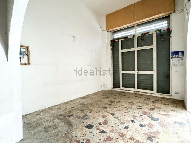 Locale in vendita di 43 m² in Via Alò Giovannoli, 42