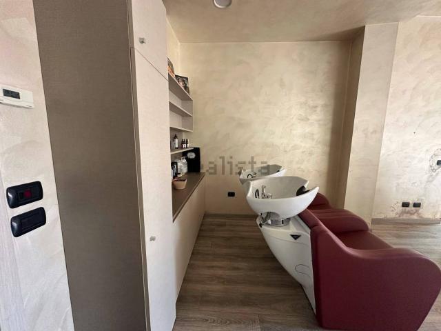 Locale in vendita di 43 m² in Via Amilcare Bietti