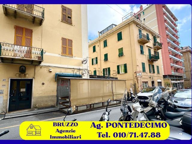 Locale in vendita di 43 m² in Via Donghi, 83