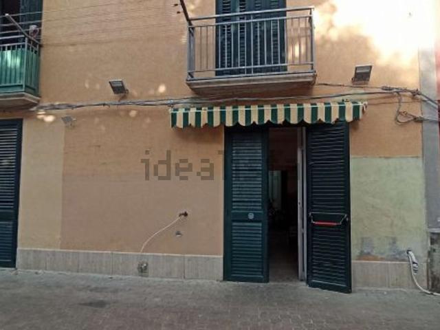 Locale in vendita di 43 m² in Via Duca D&apos Aosta, 35