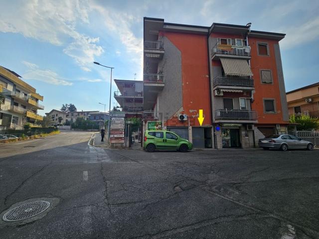 Locale in vendita di 43 m² in Via Fausto Gullo, 34