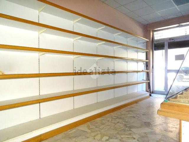 Locale in vendita di 43 m² in Via Galileo Galilei, 73