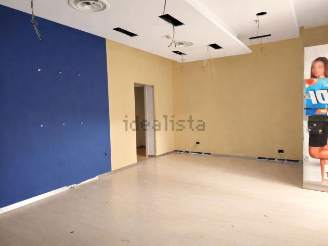 Locale in vendita di 43 m² in Via Italo Svevo, 14