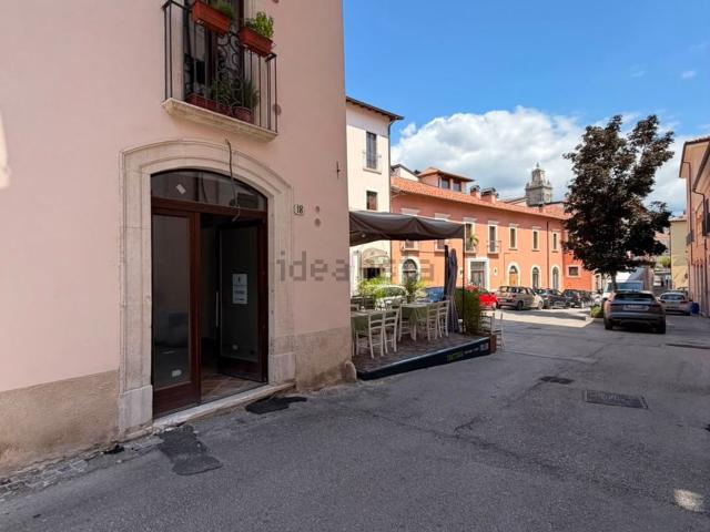 Locale in vendita di 43 m² in Via Marrelli, 18