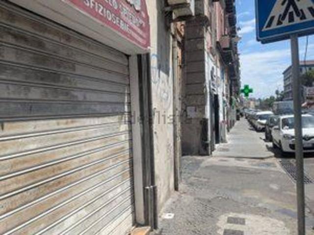 Locale in vendita di 43 m² in Via Piedigrotta