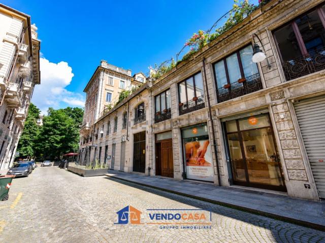 Locale in vendita di 43 m² in Via Rodi, 2