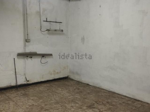 Locale in vendita di 43 m² in Via Solari, 22