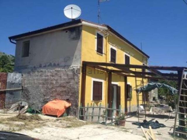 Locale in vendita di 40000 m² in Via San Francesco, 1