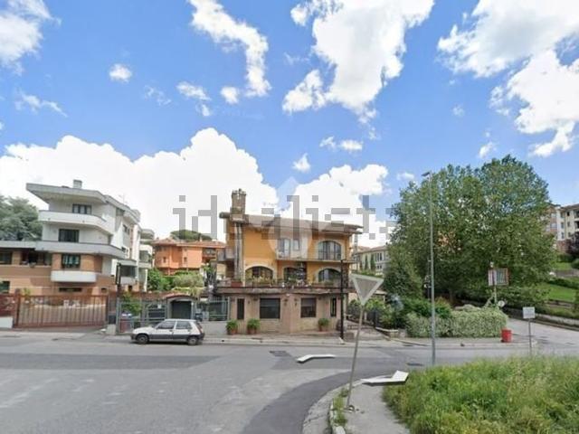 Locale in vendita di 400 m²
