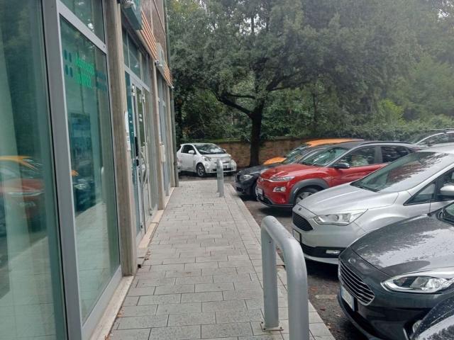 Locale in vendita di 400 m²