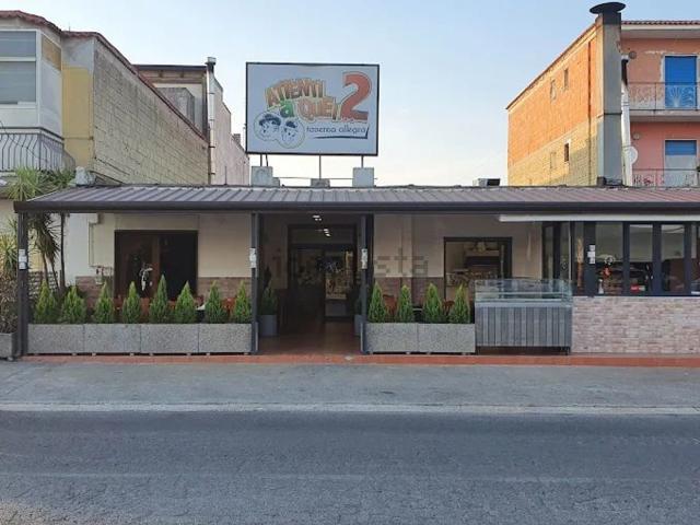 Locale in vendita di 400 m² in Via Consolare Campana