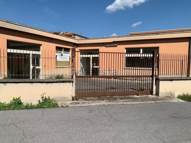 Locale in vendita di 400 m² in Via Capitino, 3
