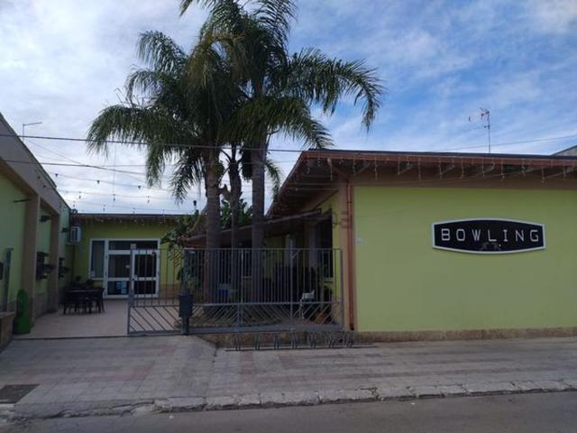 Locale in vendita di 400 m² in Via Giulio Cesare, 112