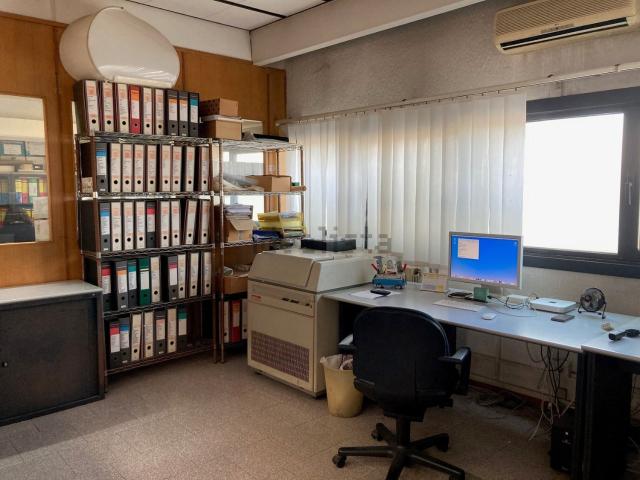 Locale in vendita di 400 m² in Via Giuseppe Di Vittorio, 1