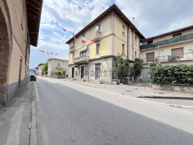 Locale in vendita di 400 m² in Via Domenico Ghidoni, 66
