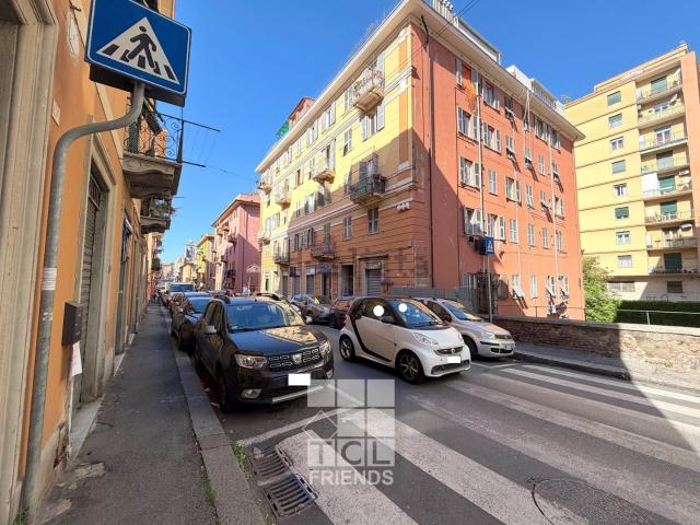 Locale in vendita di 400 m² in Via Donghi, 105