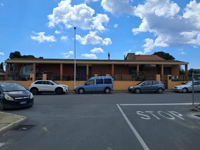 Locale in vendita di 400 m² in Via dei Mughetti
