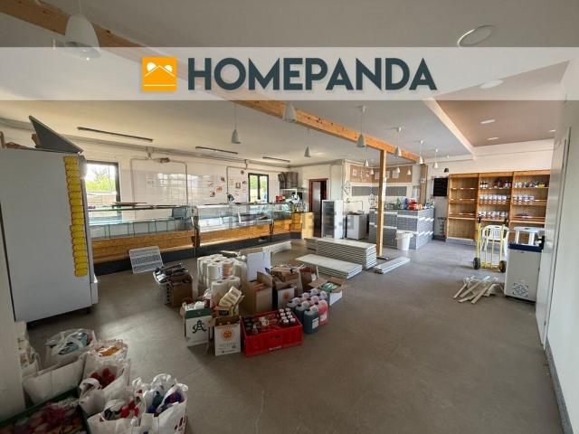 Locale in vendita di 400 m² in Via Elorina, 117